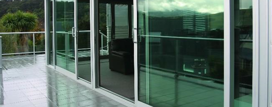 Chế tạo, lắp dựng nhà xưởng, cửa đi, cửa sổ vách kính